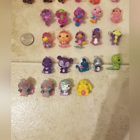 Lot of 30 hatchmals mini figures 2 duplicates - Picture 6 of 6